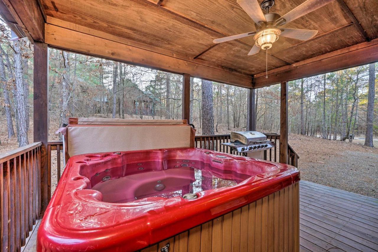 Broken Bow Cabin With Deck, Hot Tub And Fire Pit! 외부 사진