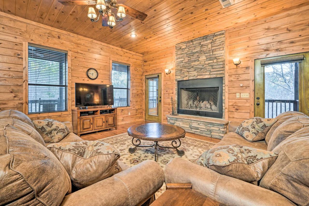 Broken Bow Cabin With Deck, Hot Tub And Fire Pit! 외부 사진