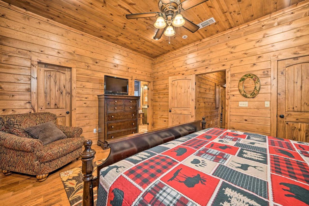 Broken Bow Cabin With Deck, Hot Tub And Fire Pit! 외부 사진