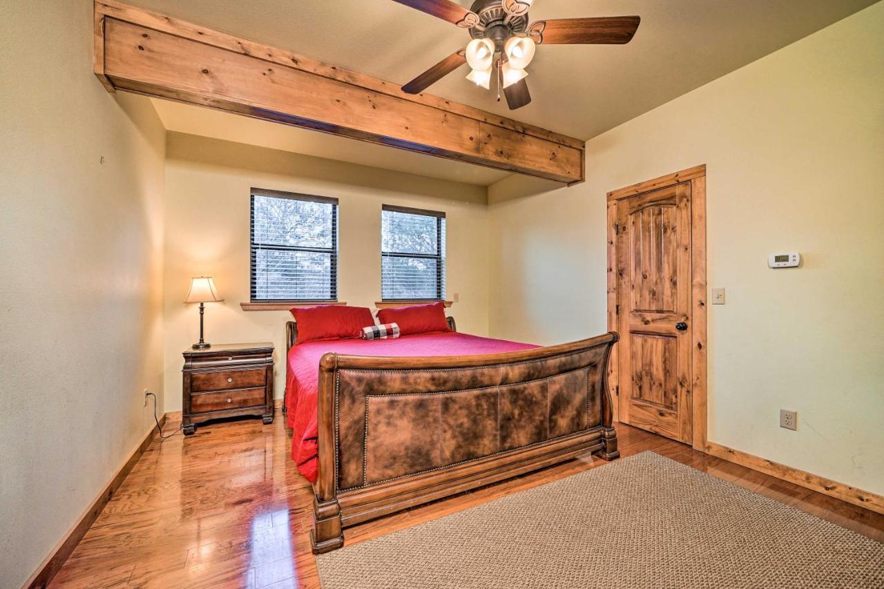 Broken Bow Cabin With Deck, Hot Tub And Fire Pit! 외부 사진